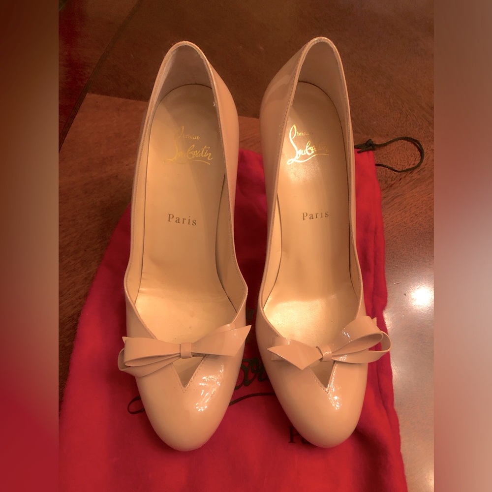 Christian Louboutin “Vinodo” heel